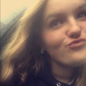 Meet your Posher, Becca